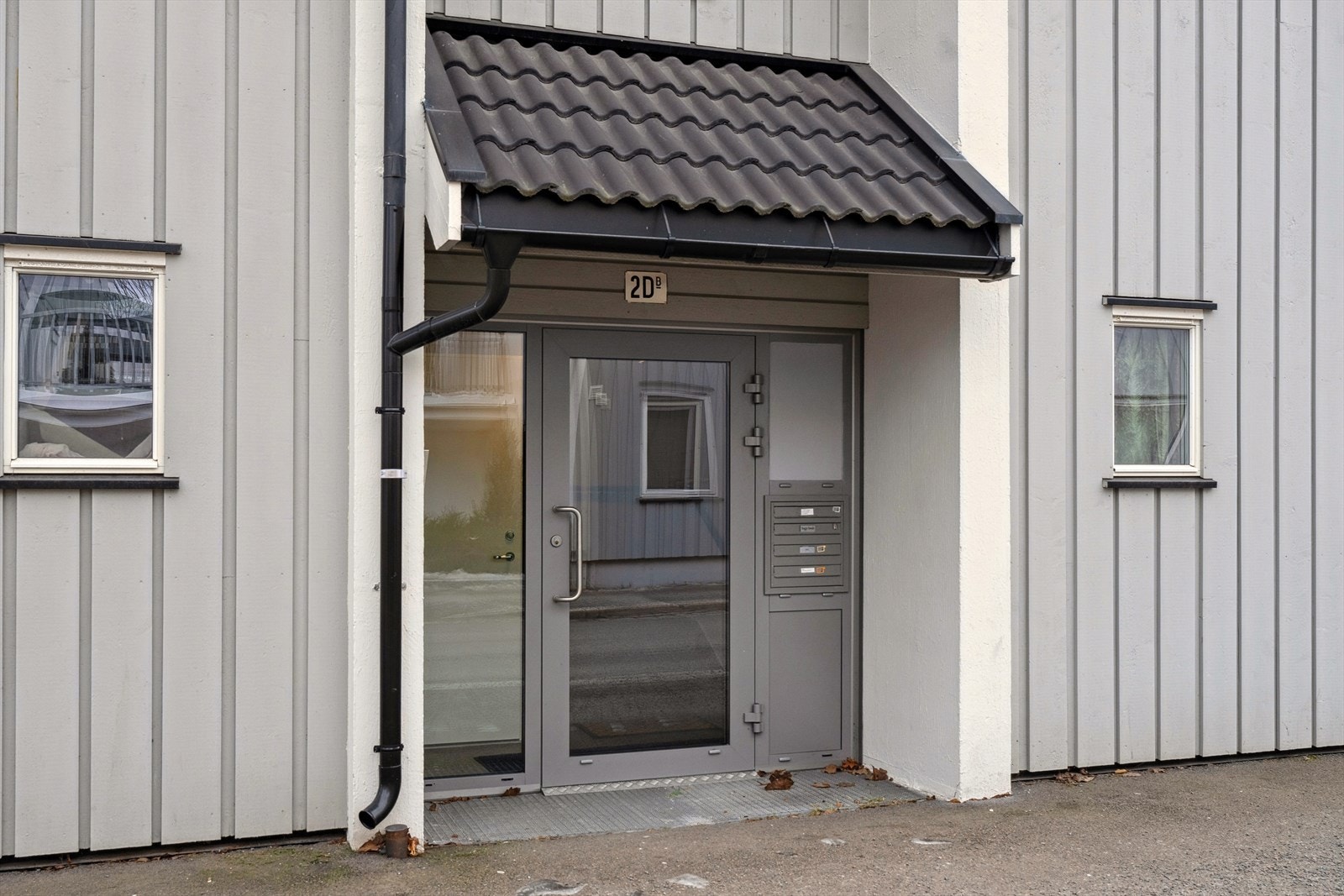 Felles inngangsparti! Galleribilde