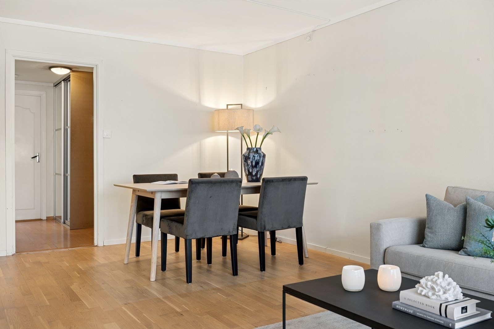 Her inviteres det til en rolig kopp med morgenkaffe - Eller en rask matbit til folk på farten. Galleribilde