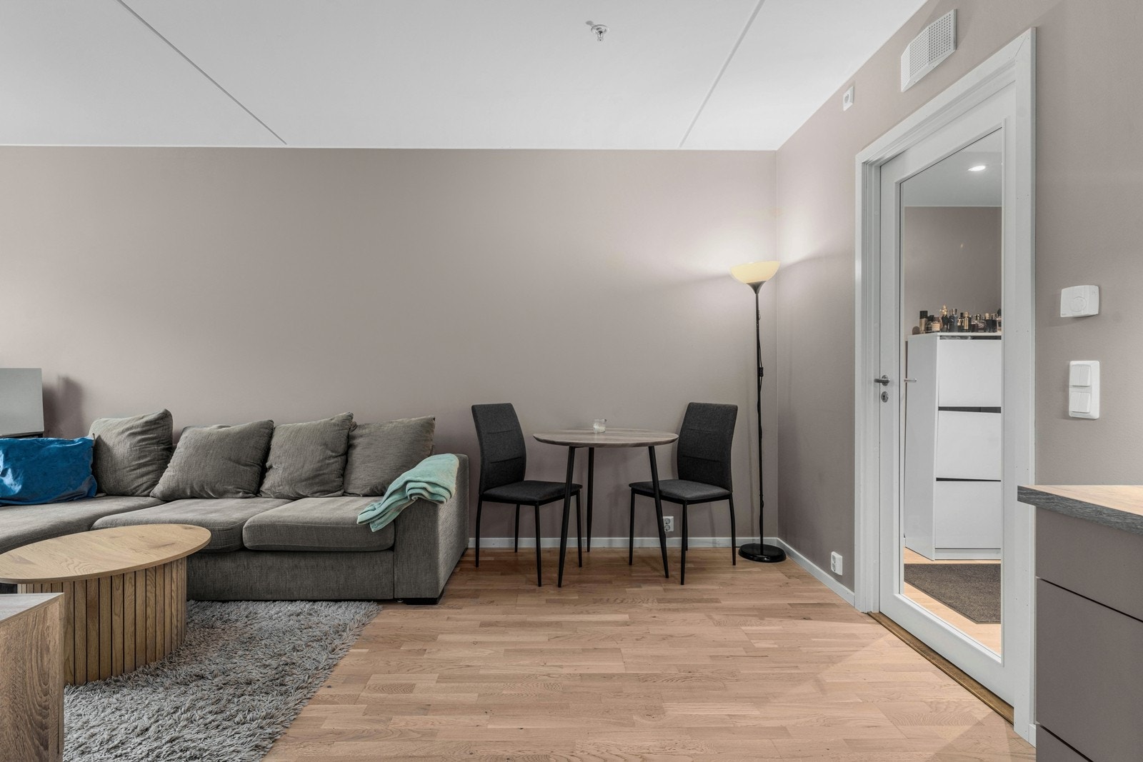 Leiligheten varmes opp med vannbåren gulvvarme Galleribilde