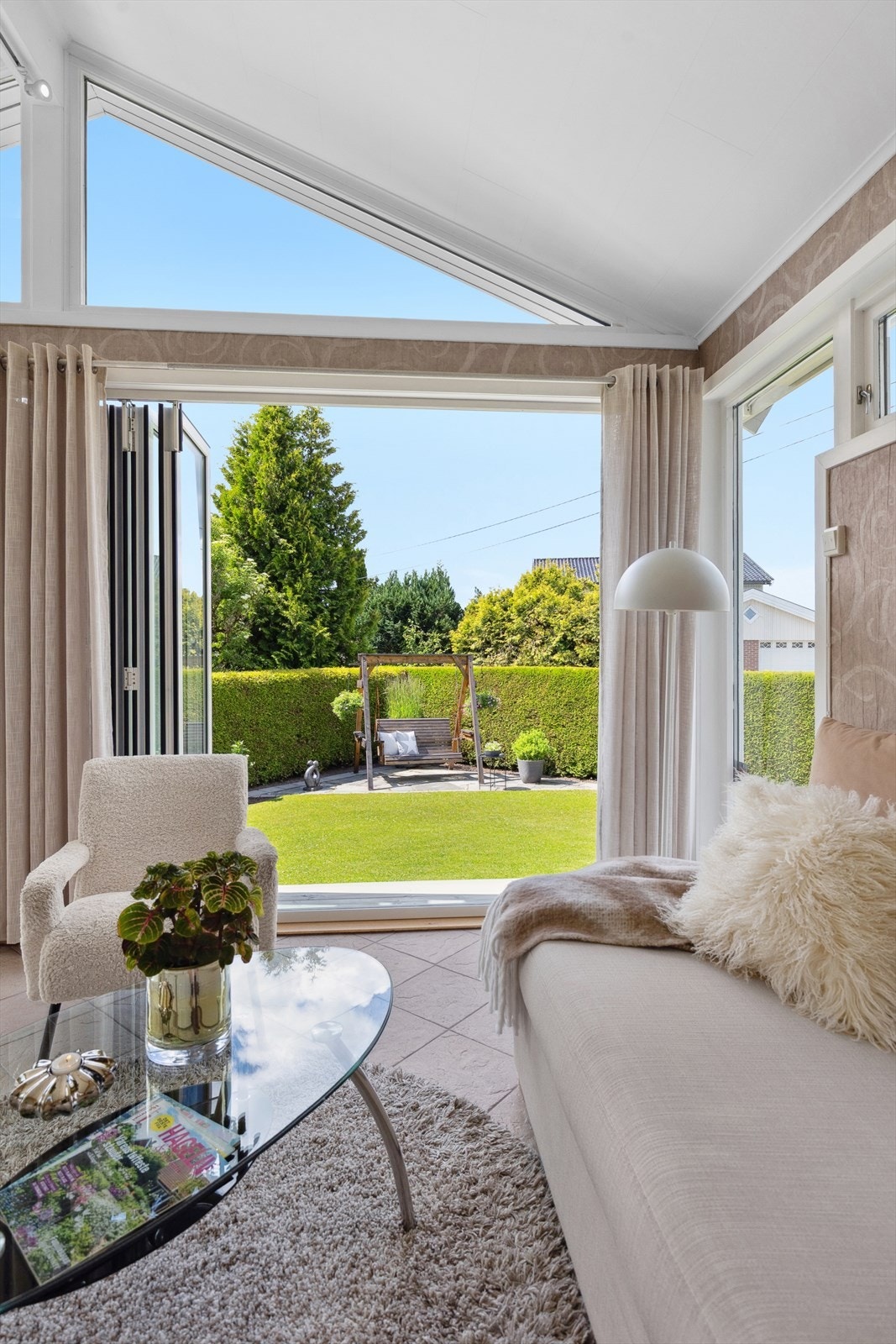 Perfekt areal for å forene inne- med utearealet. Galleribilde