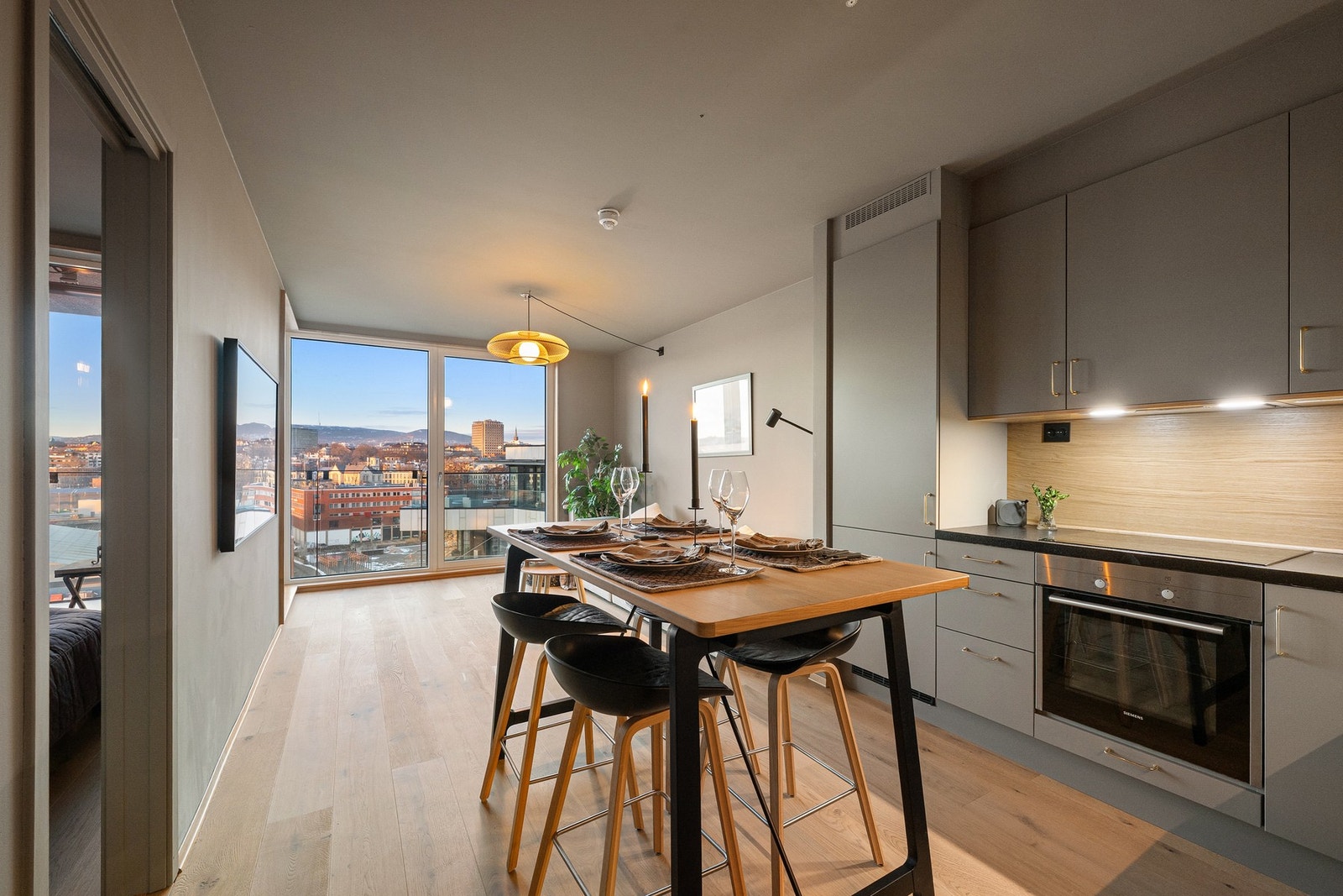 Velkommen til Salmakersvenn Marius Jantzens plass 2, presentert av Anne Gerlyng Smith v/Tinholt Eiendomsmegling! Galleribilde