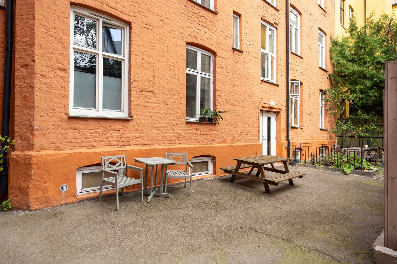 Klassisk bygård med populær beliggenhet på Grünerløkka. Galleribilde