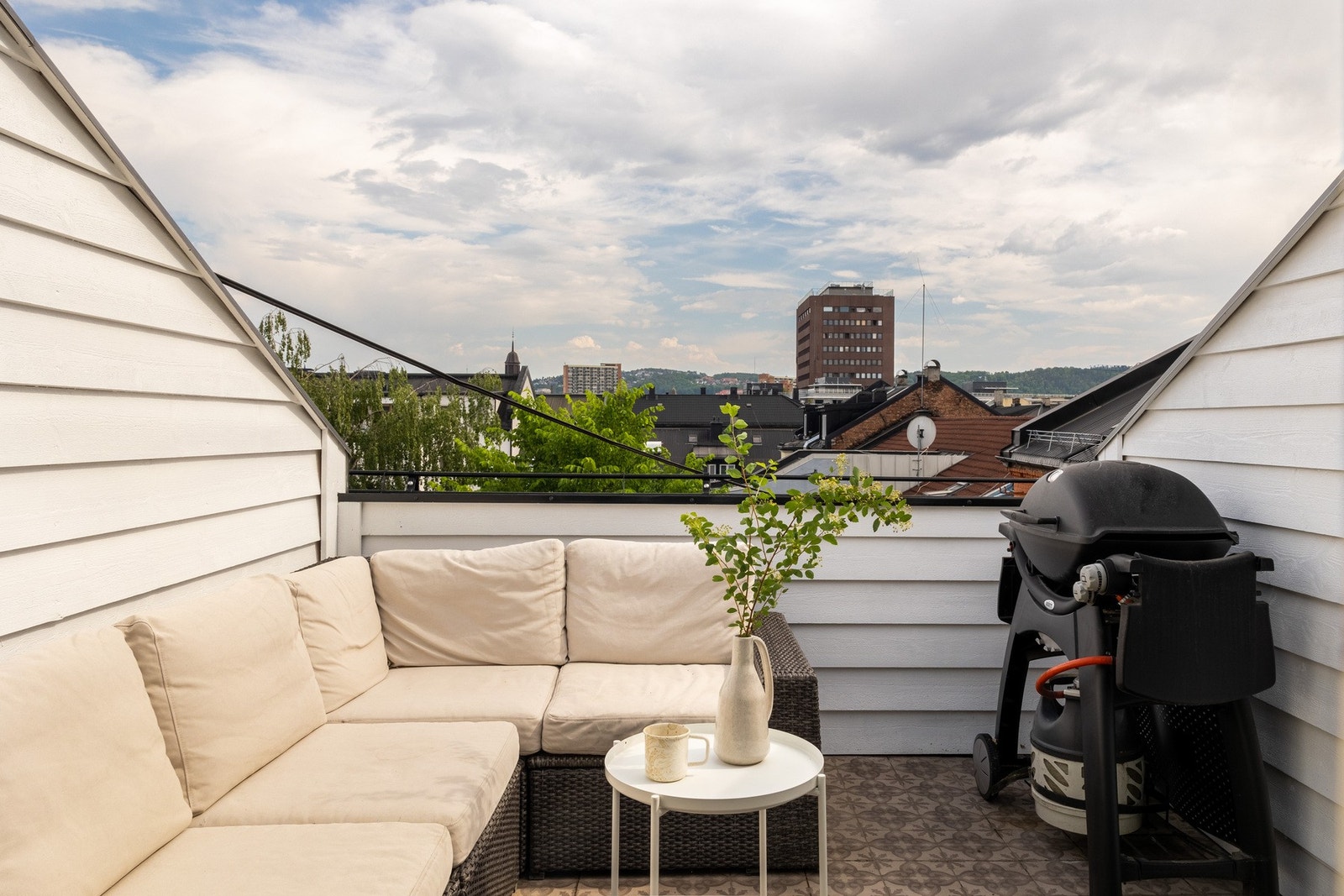 Unik 4-roms toppleilighet (fra 2015) med hybel, 126 kvm gulvareal og solrik takterrasse. Galleribilde