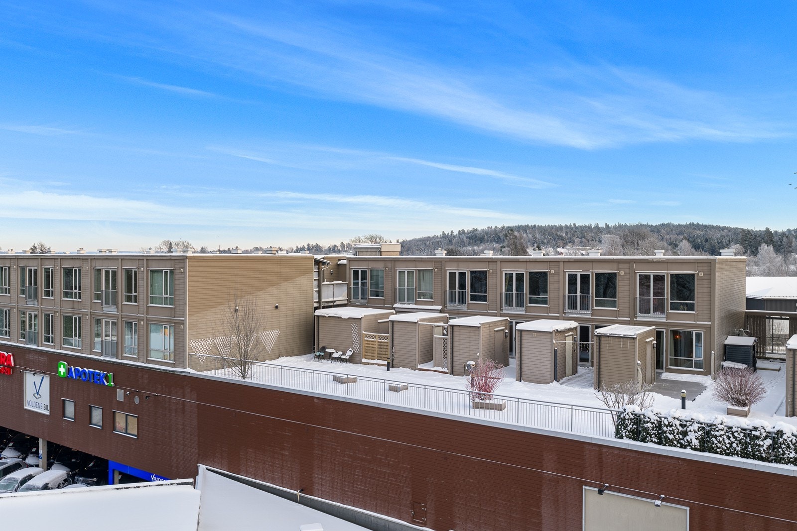 Vestvendt beliggende. Galleribilde