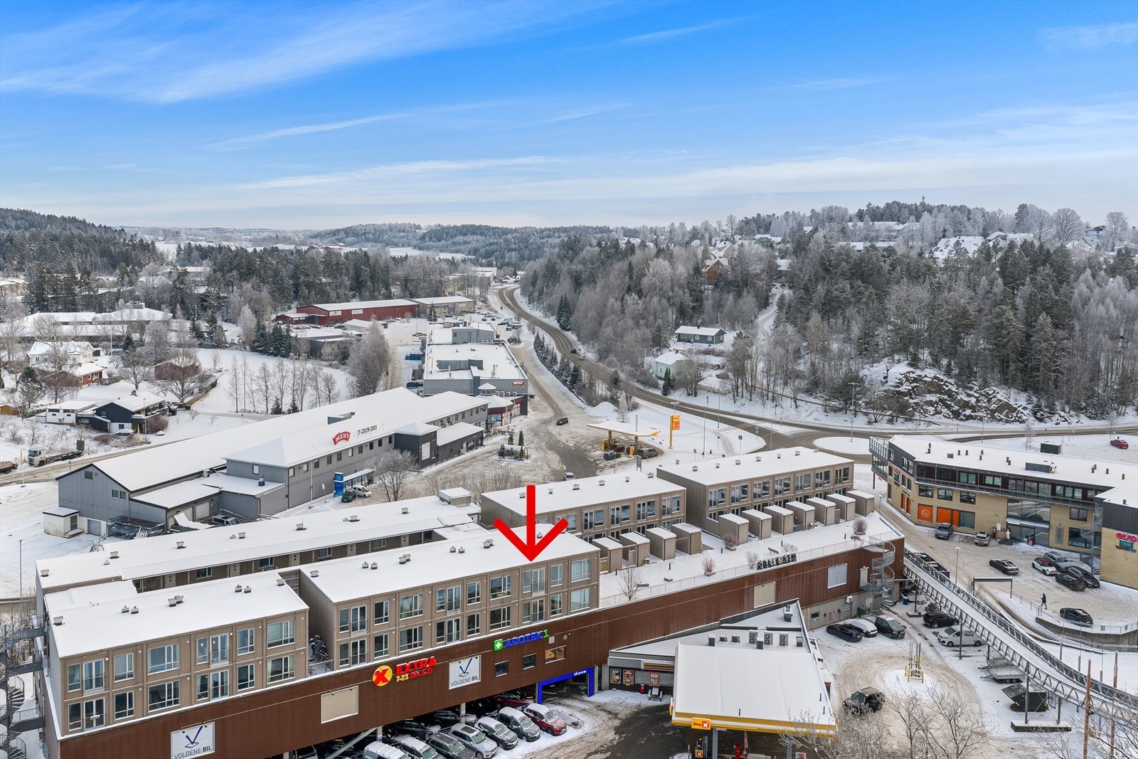 I nærområdet finnes også Bølgen badeland, idrettsanlegg og treningssentre som EVO og Family Sports Club. Galleribilde
