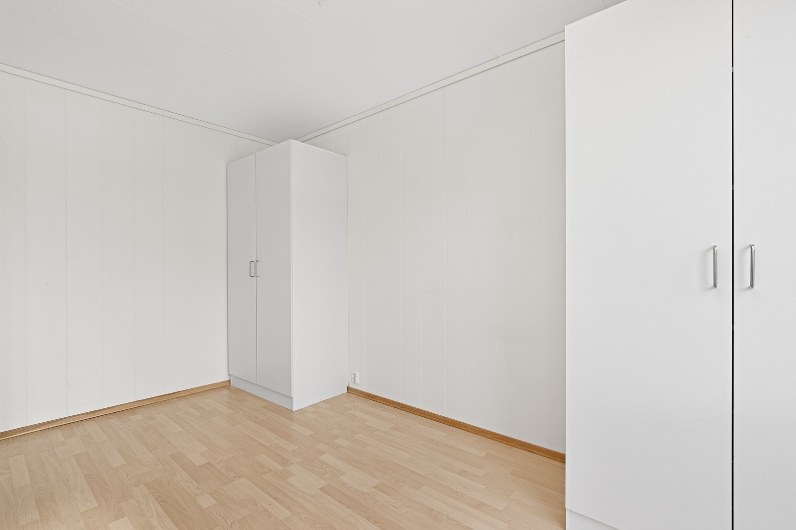 Soverommet har god plass til dobbeltseng og garderobeløsninger. Galleribilde