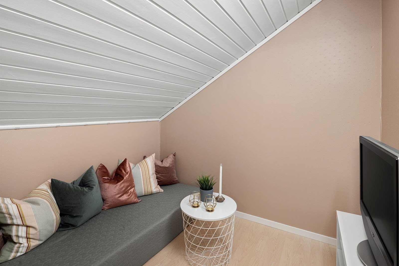 Kott/bod på loft Galleribilde