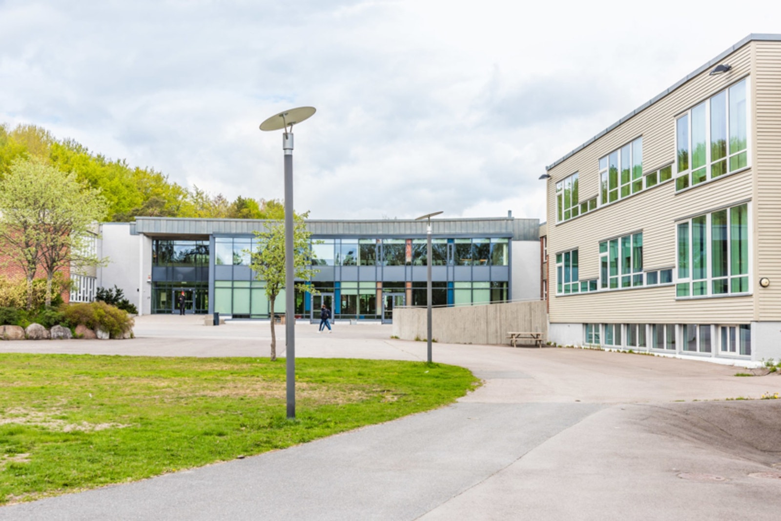 Breidablikk ungdomsskole ligger i gangavstand fra boligen Galleribilde