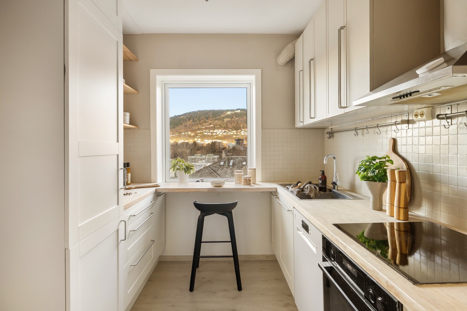 Tidløs kjøkkeninnredning fra Ikea. Galleribilde