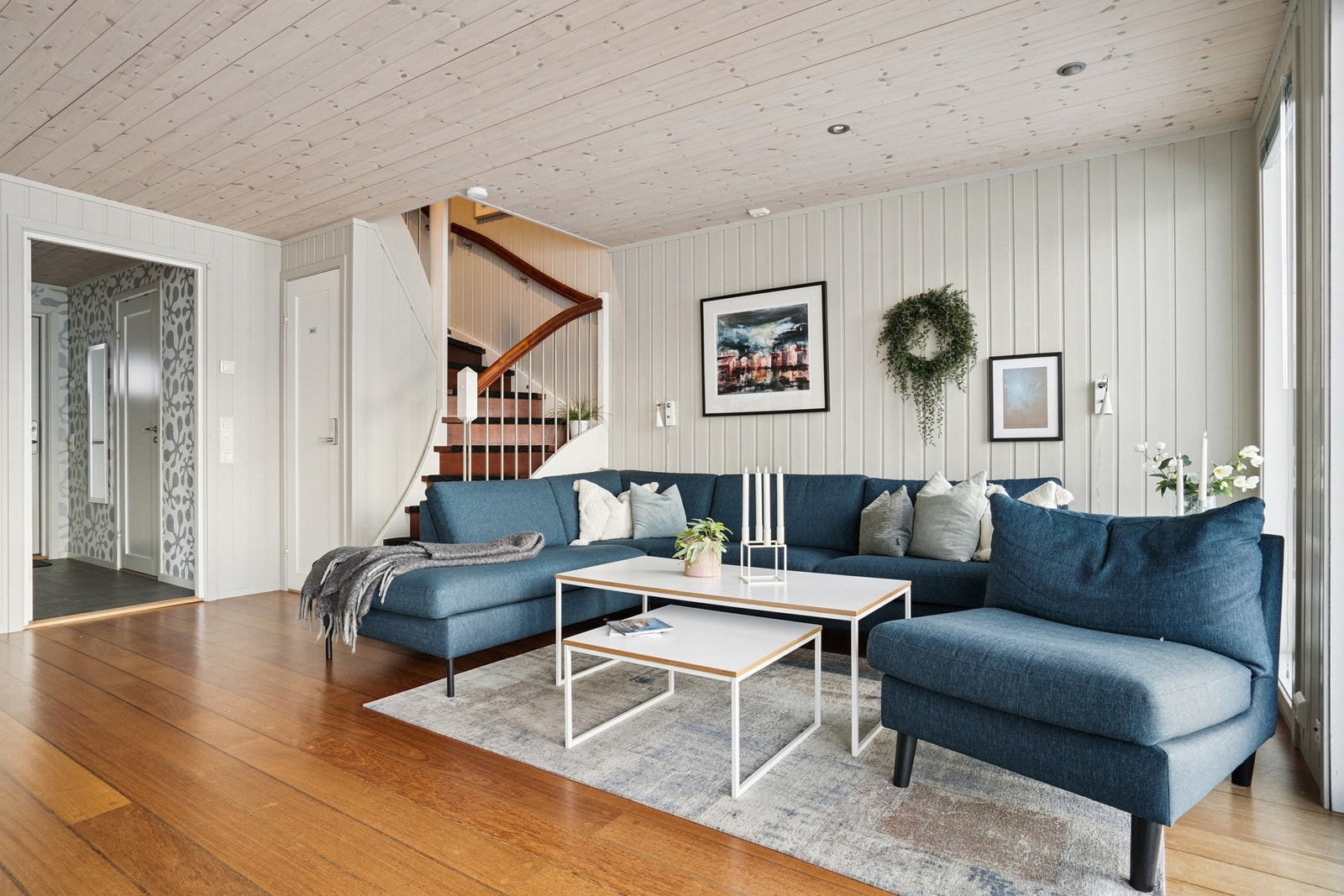 Lys og trivelig stue. Galleribilde