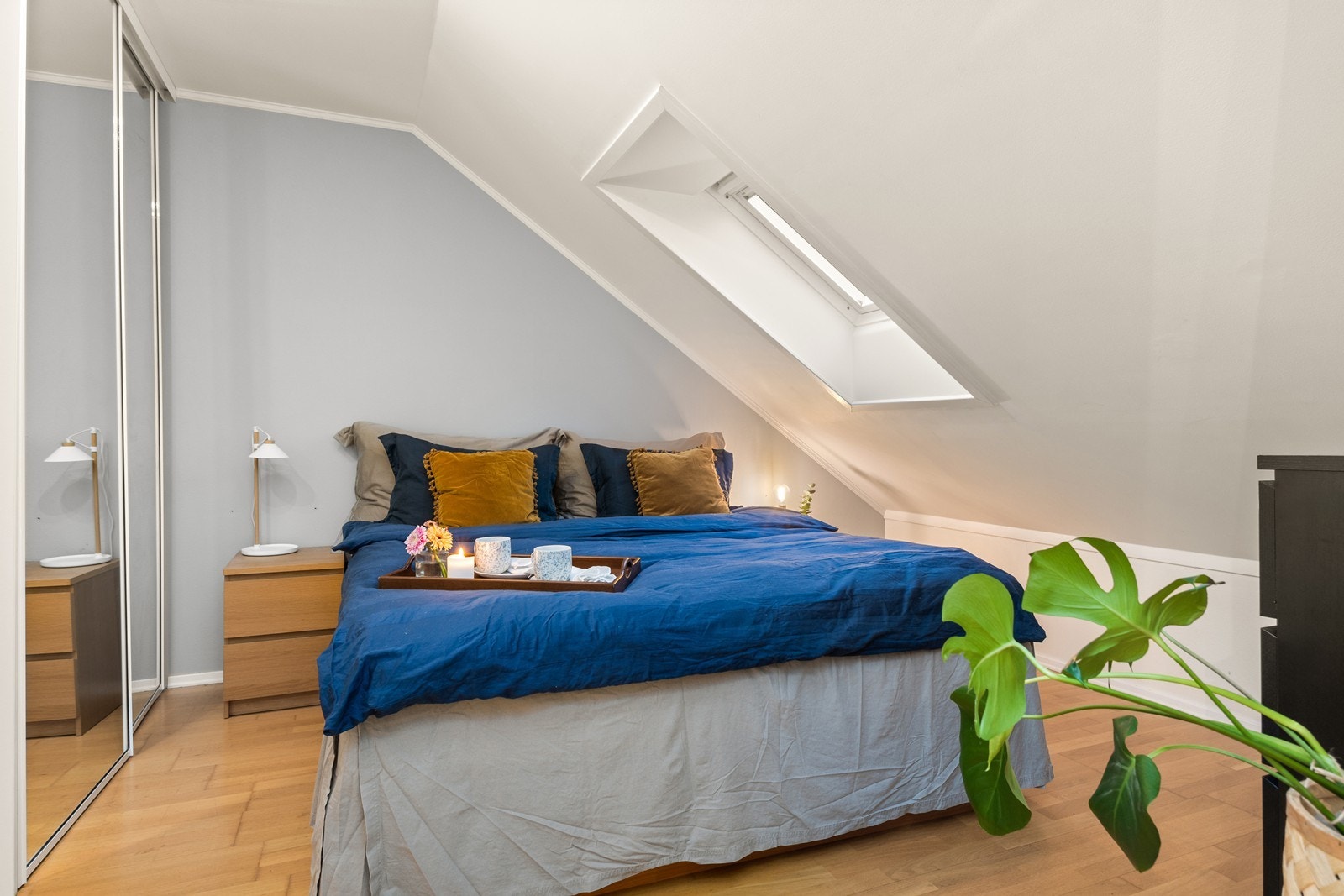 Soverom med skråtak Galleribilde