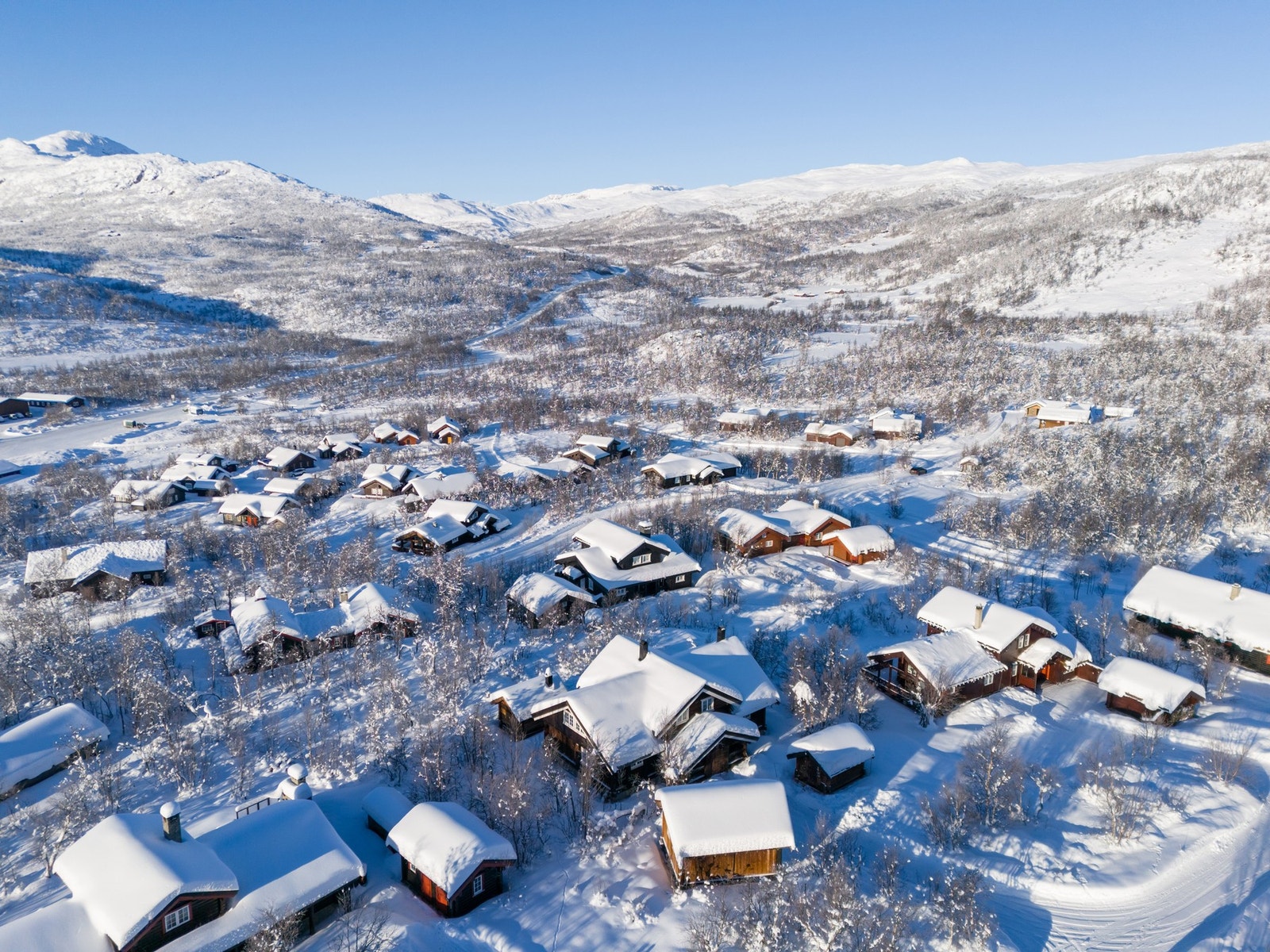 Eiendommen er beliggende på ca. 905 m.o.h, med fine solforhold hele året. Galleribilde