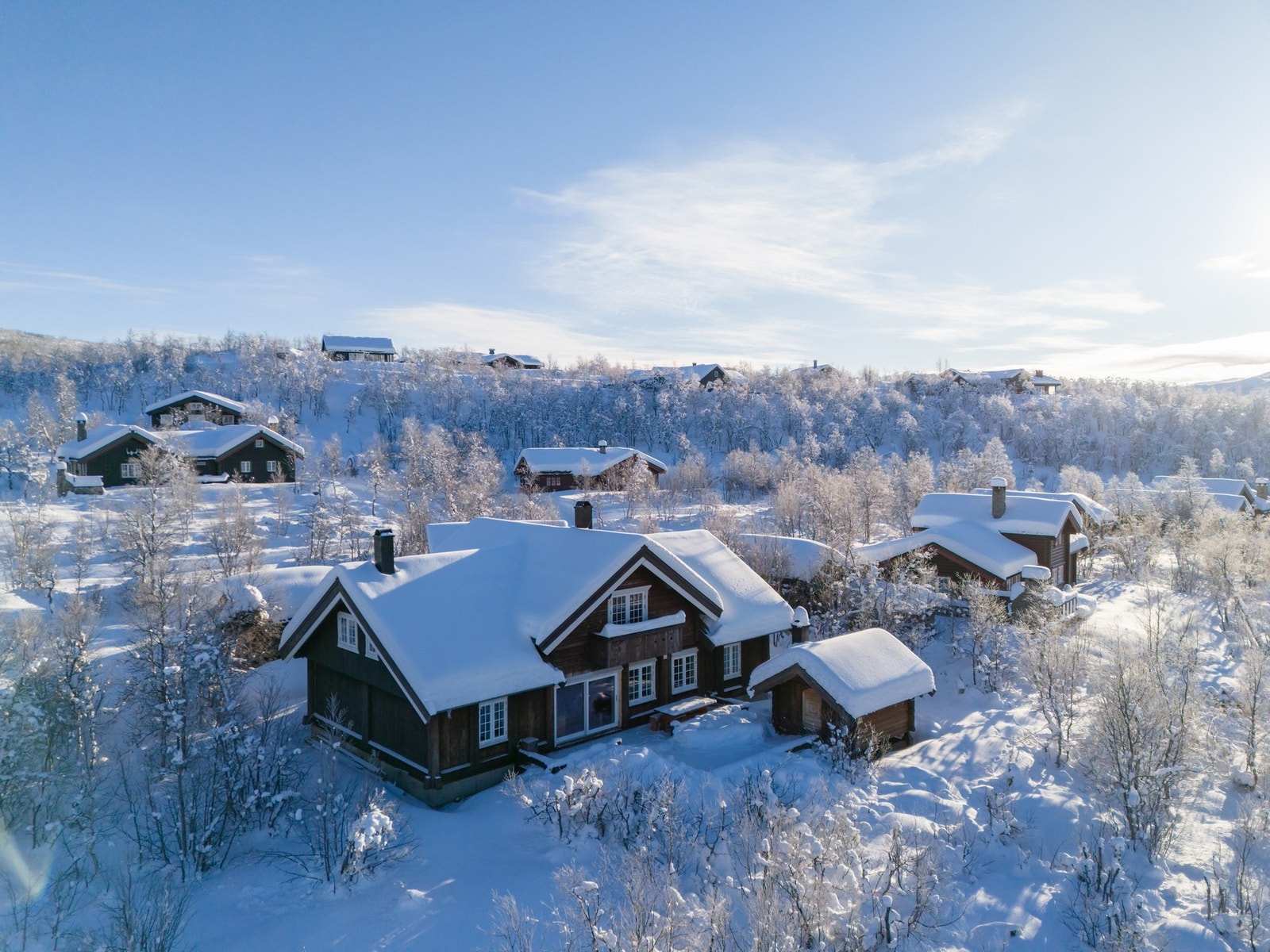 Skiløypene leder rett inn i et vidstrakt løypenett med alt fra korte, flate runder, til lange turer i høyfjellsterreng. Galleribilde