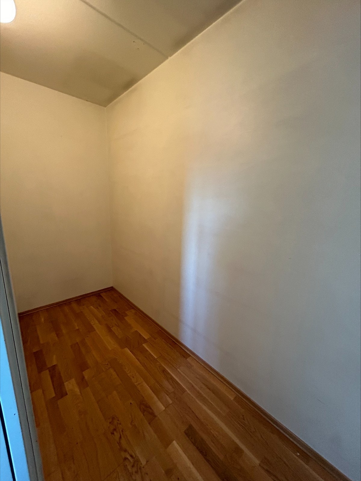 soverom 1 - walk in closet Galleribilde