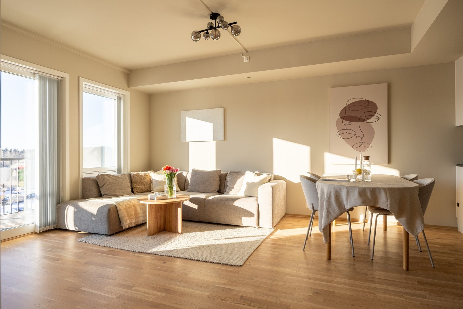 Hagen Johansens vei 12 presenteres av Mekleriet ved Alexander Birkeland. Galleribilde