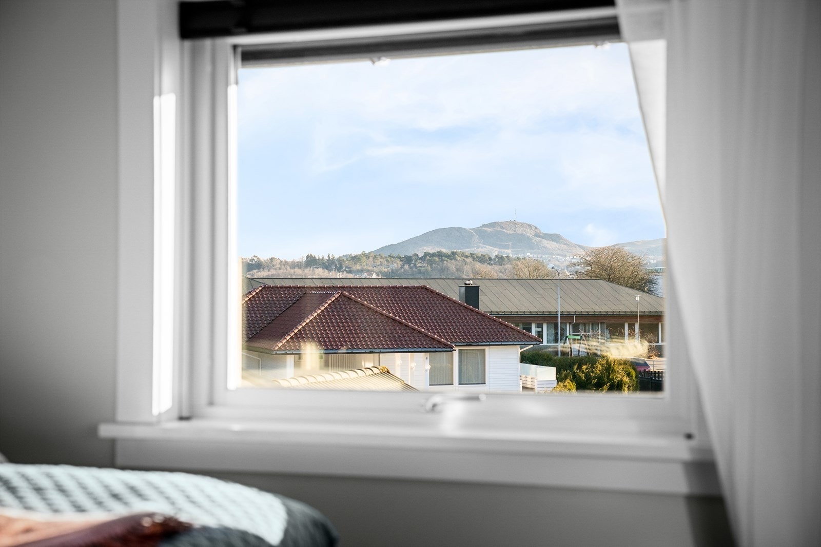 Et herlig sted å våkne opp med utsikt til fjellene rundt Sandnes. Galleribilde