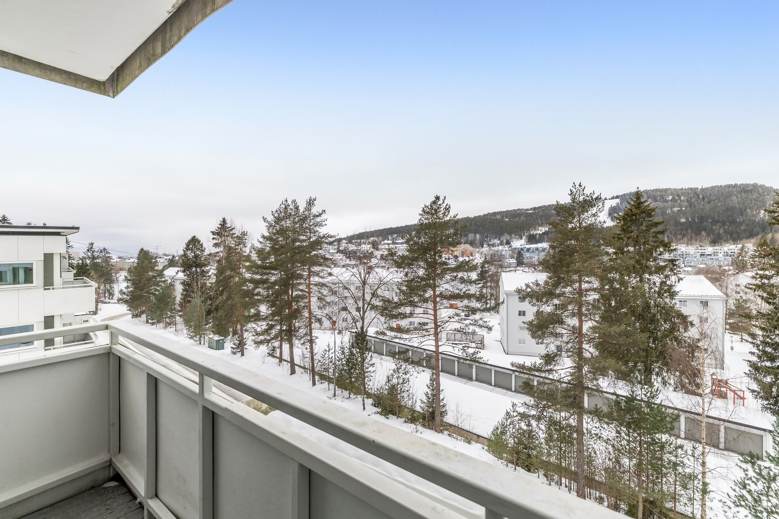 Flott utsikt fra balkongen, når det ikke er tåke! Galleribilde