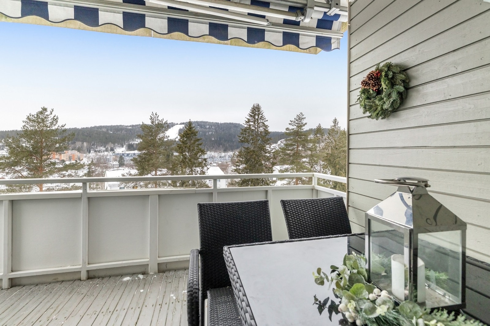 Fin utsikt i flere retninger Galleribilde