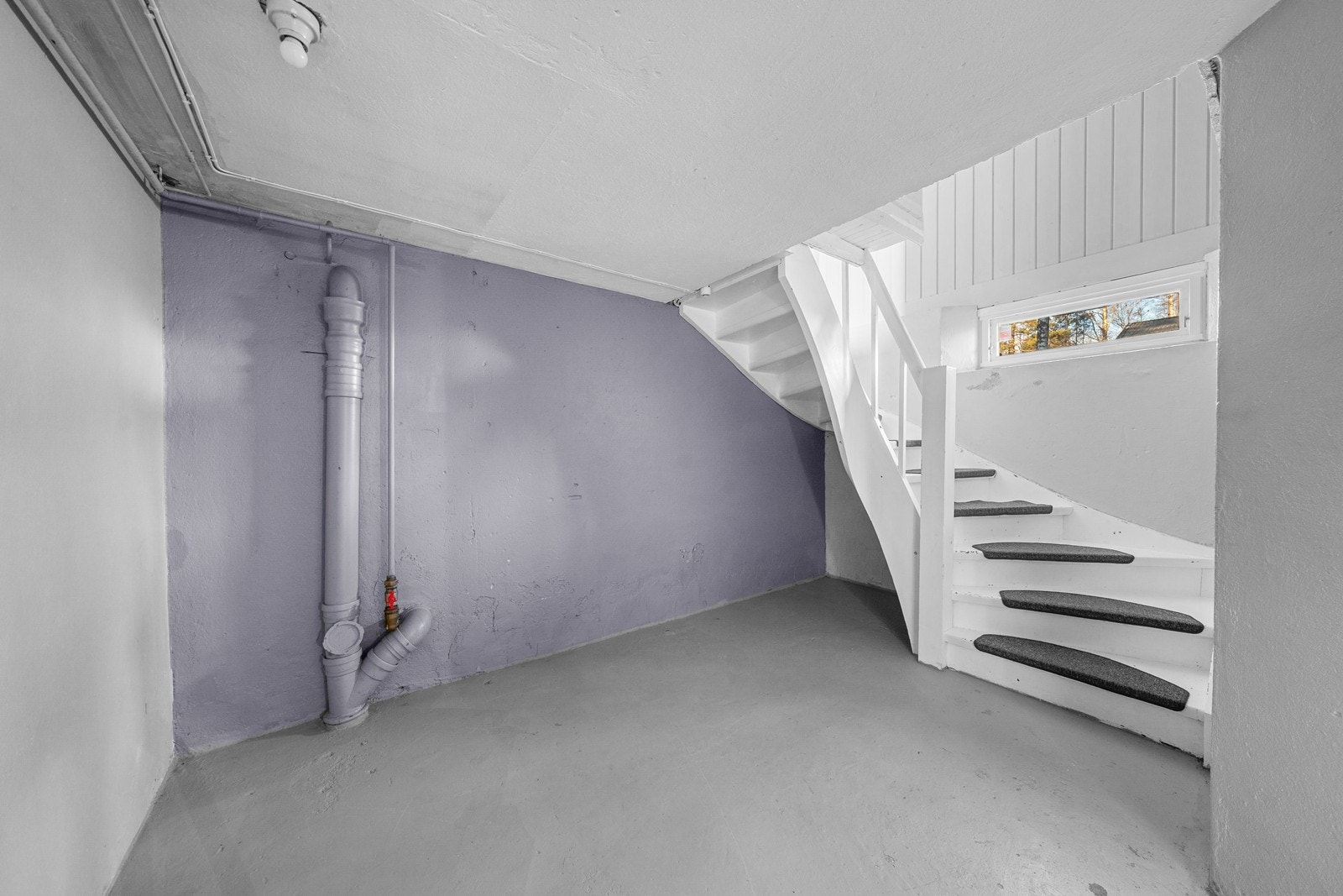 Trapperom kjeller Galleribilde