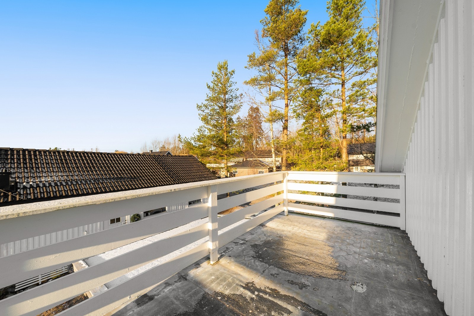 Veranda over inngangsparti Galleribilde