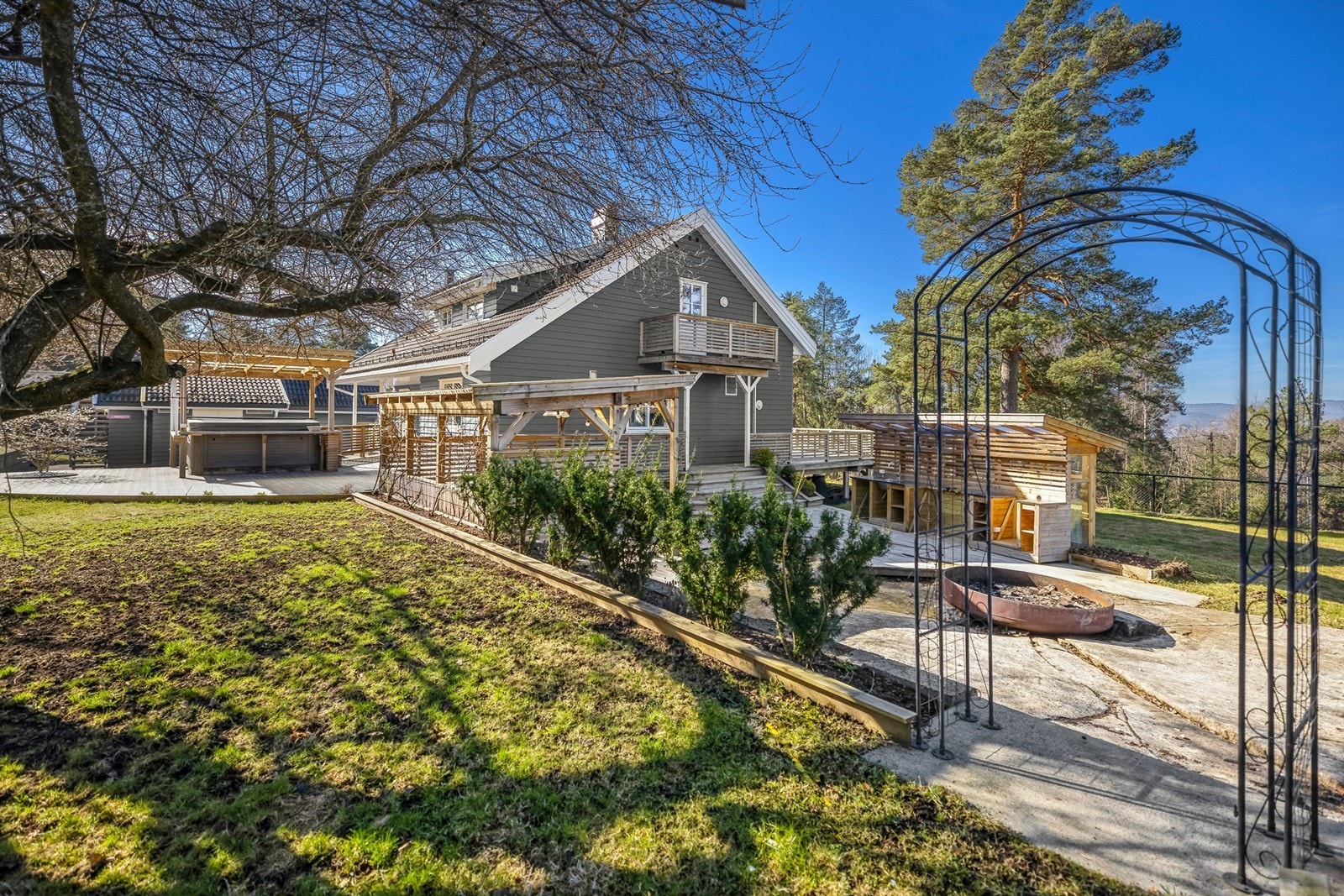 Eiendommen er gjennomført og pent opparbeidet Galleribilde