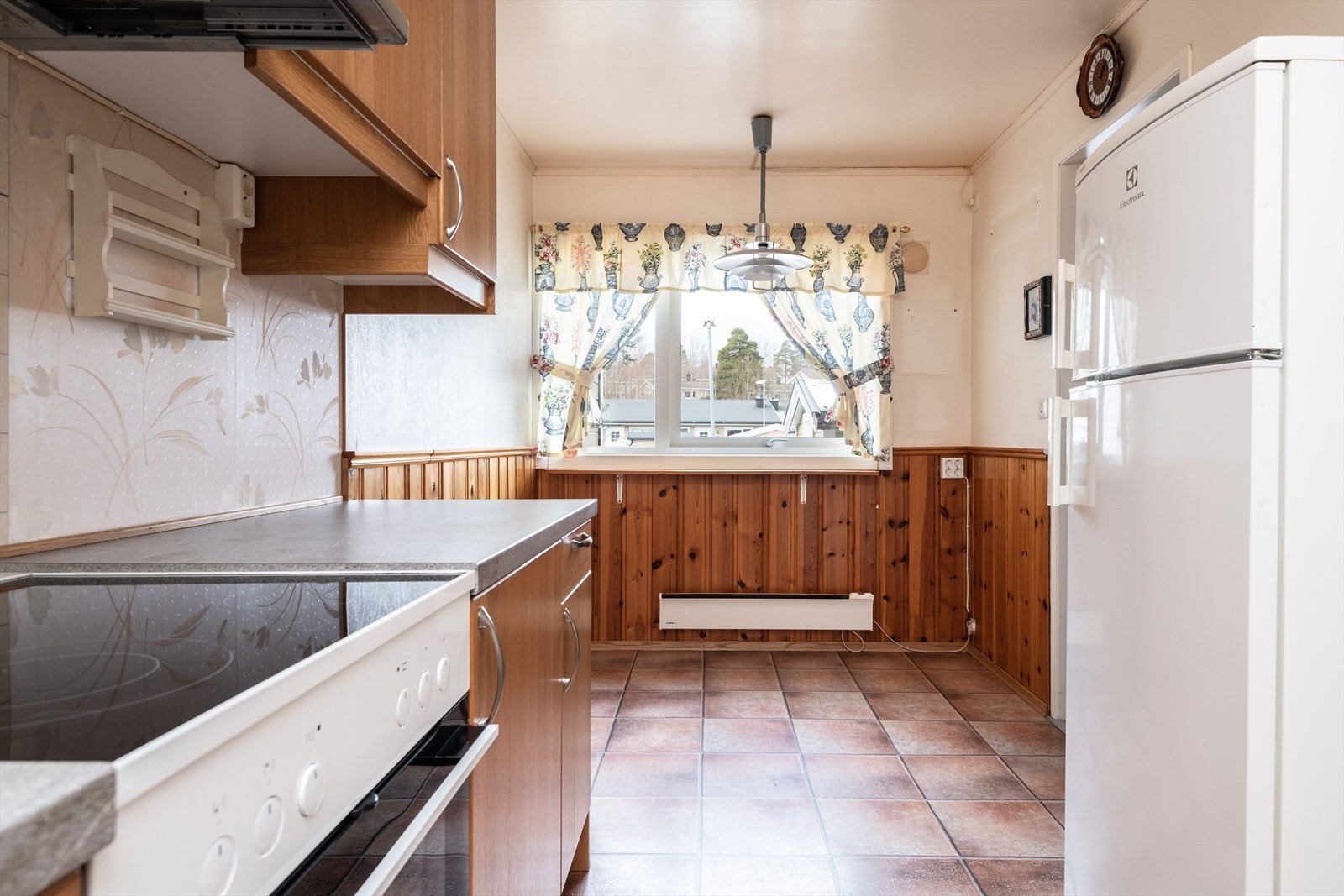 Kjøkken med plass til spisebord Galleribilde