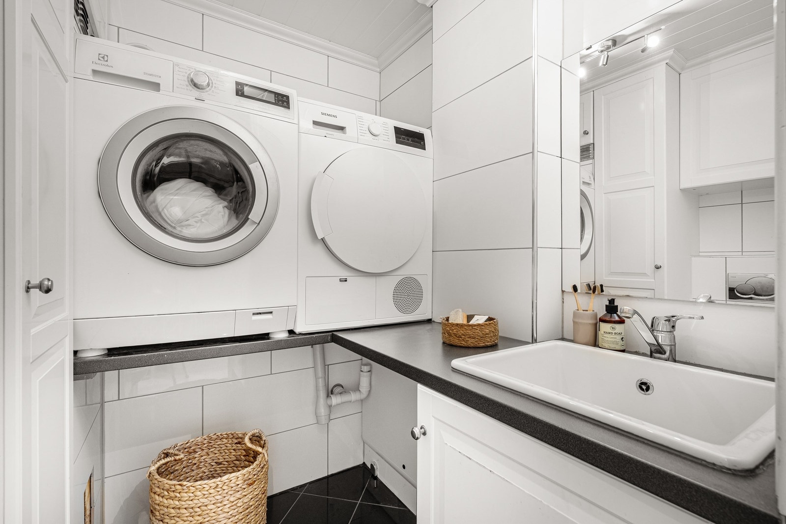 Praktisk med eget separat vaskerom Galleribilde