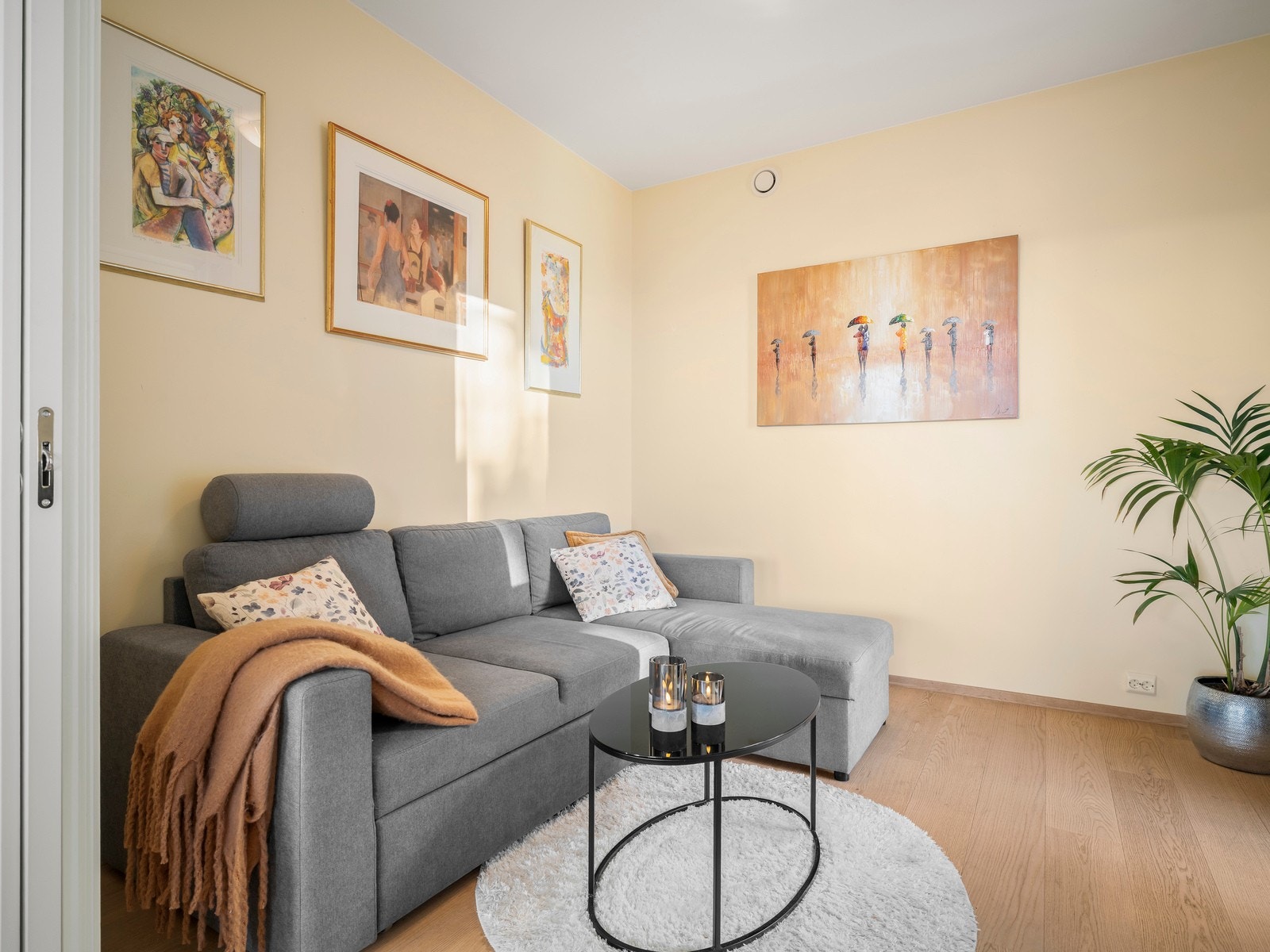 Her er det plass til både seng og kontorhjørne. Galleribilde