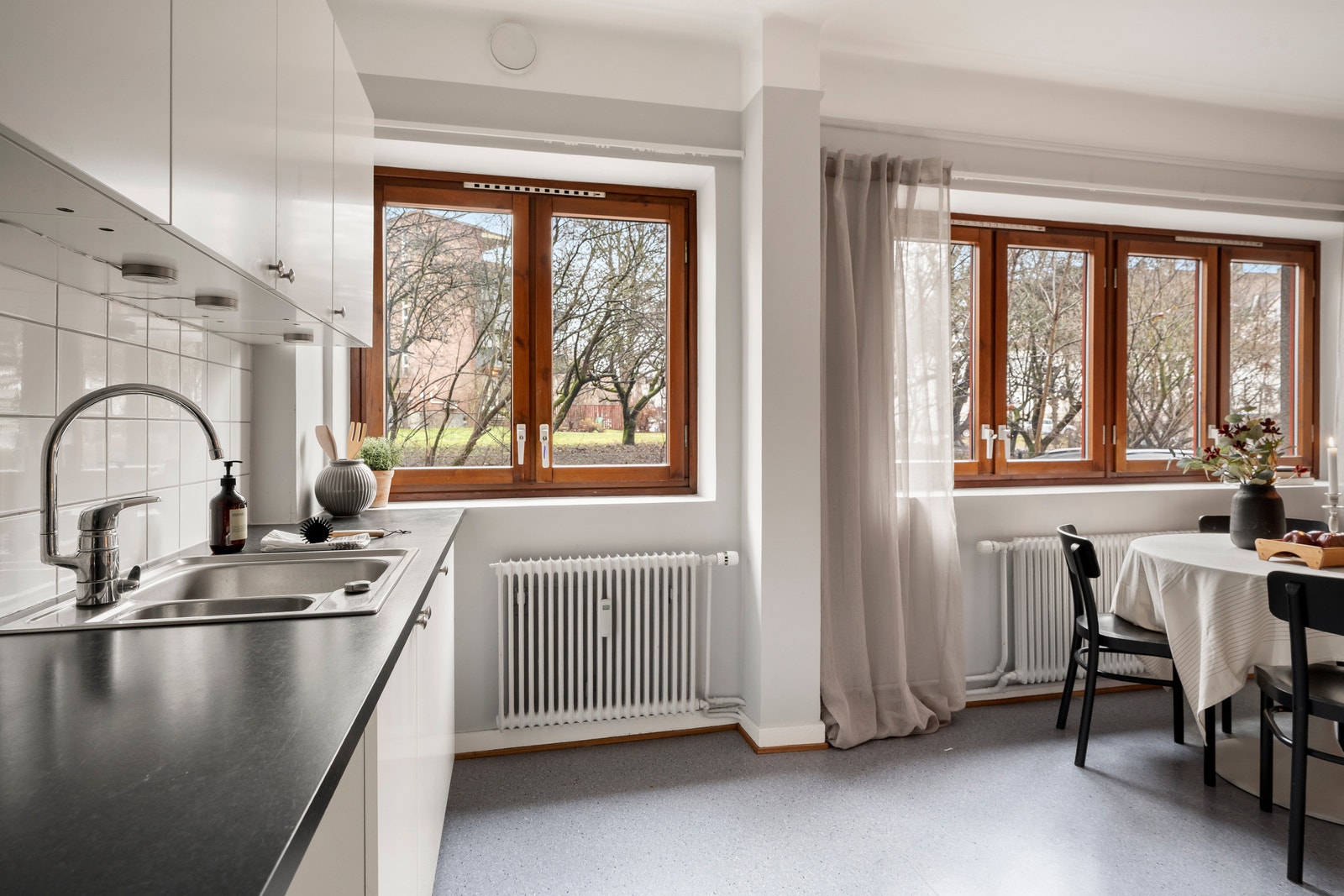 Kjøkken mot stue Galleribilde