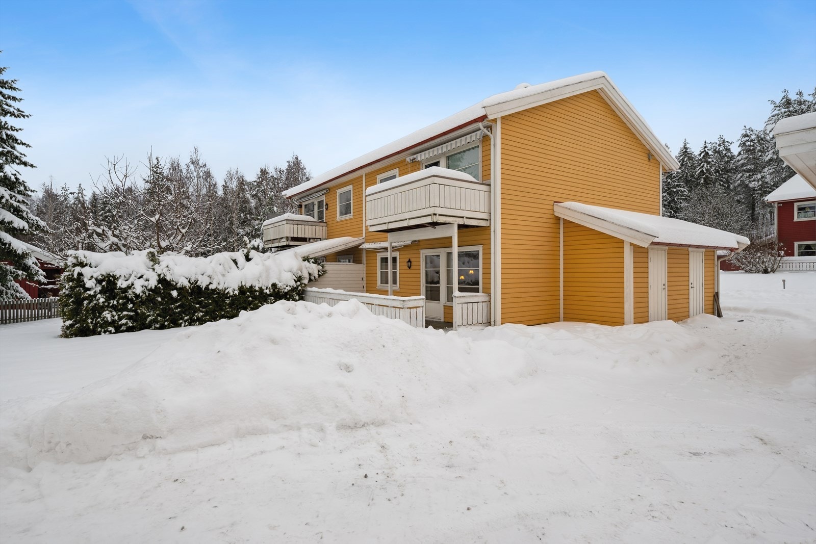 Leiligheten ligger i et rolig nabolag, med kort vei til flotte turområder. Galleribilde