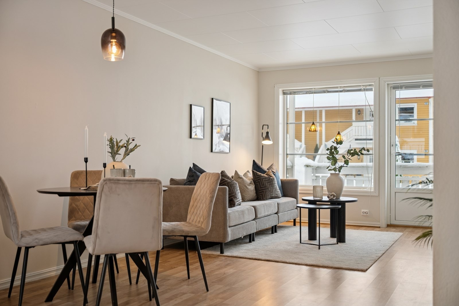 Leiligheten ligger fint til i byggets første etasje. Galleribilde