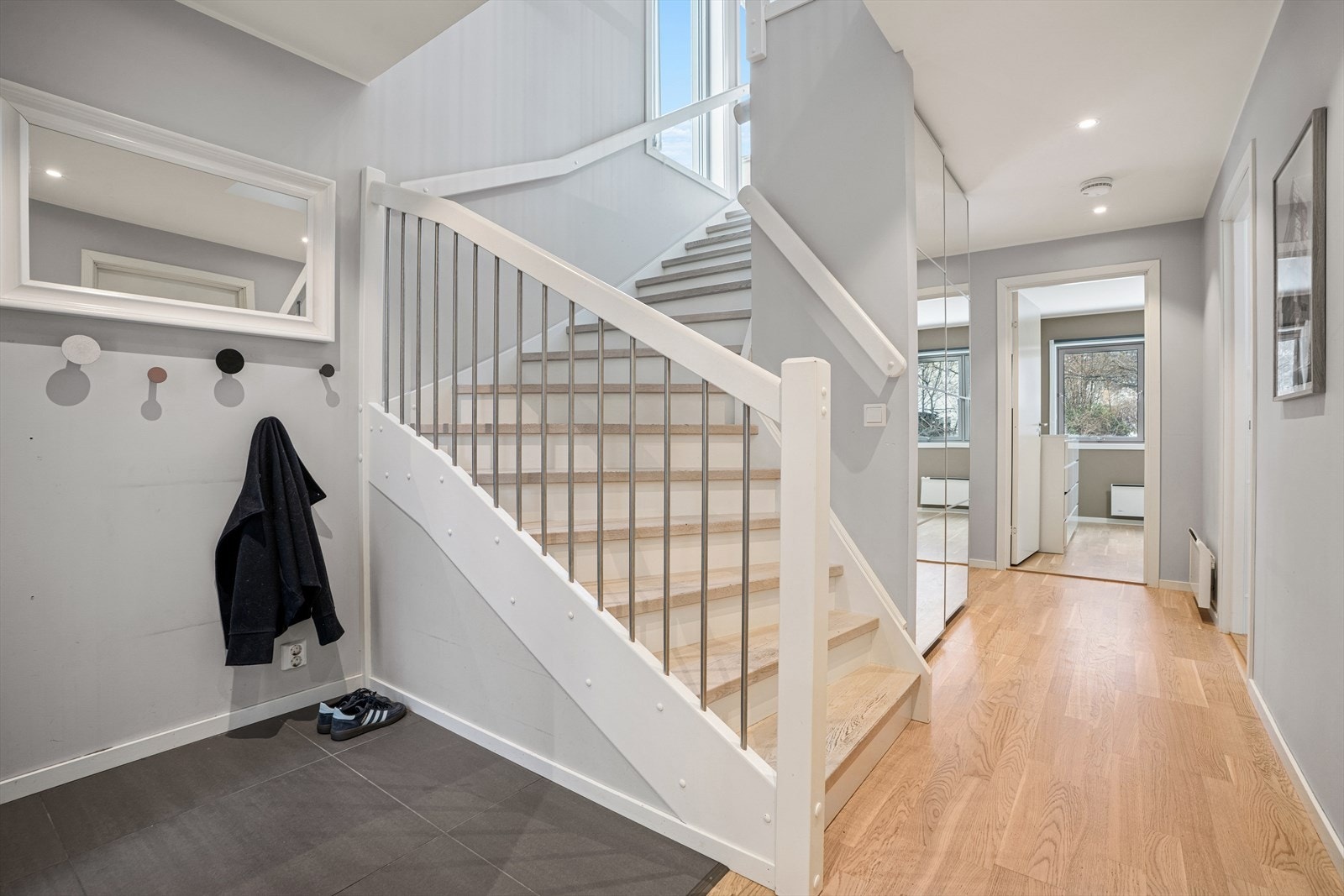 Entré/gang Galleribilde