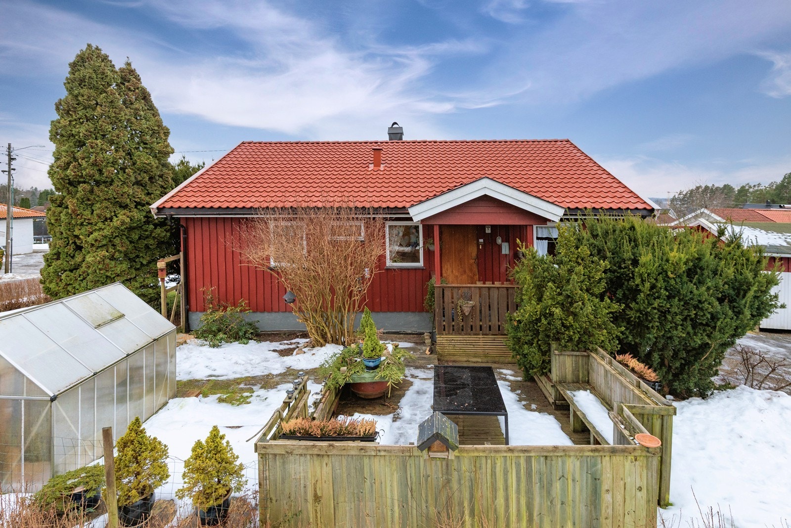 Eiendommen ligger i et veletablert og attraktivt område med tilbaketrukket og samtidig sentral beliggenhet. Galleribilde