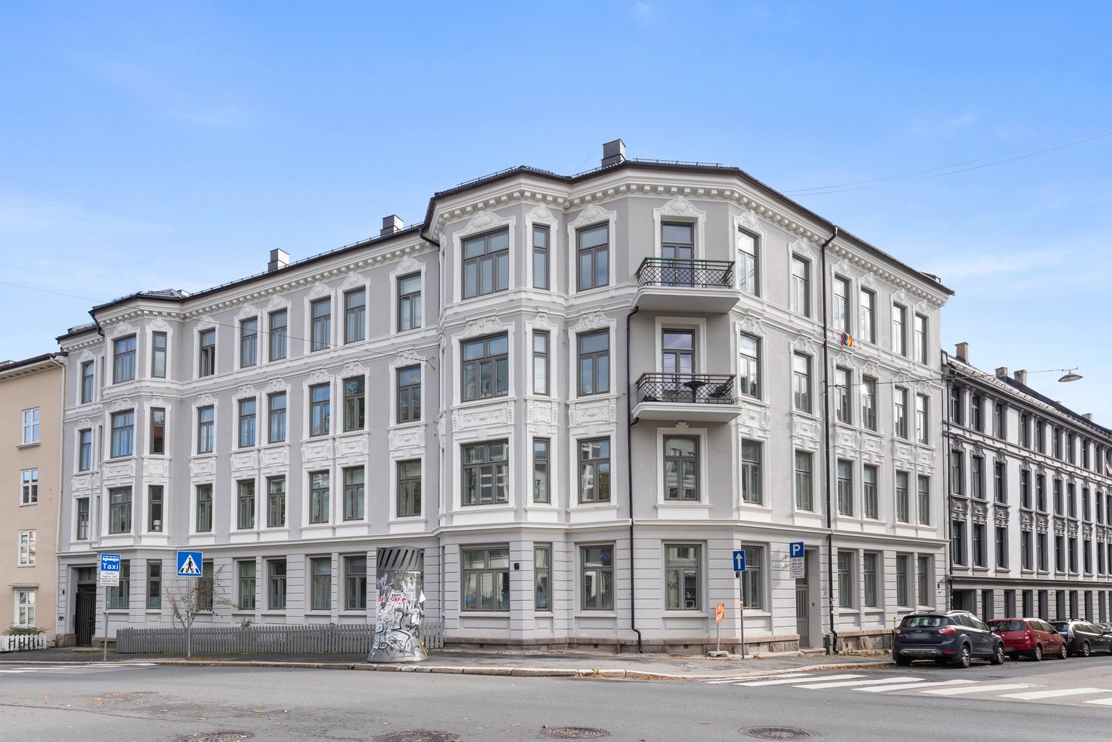 Flott og representativ fasade. Bygården er oppført i 1898. Galleribilde