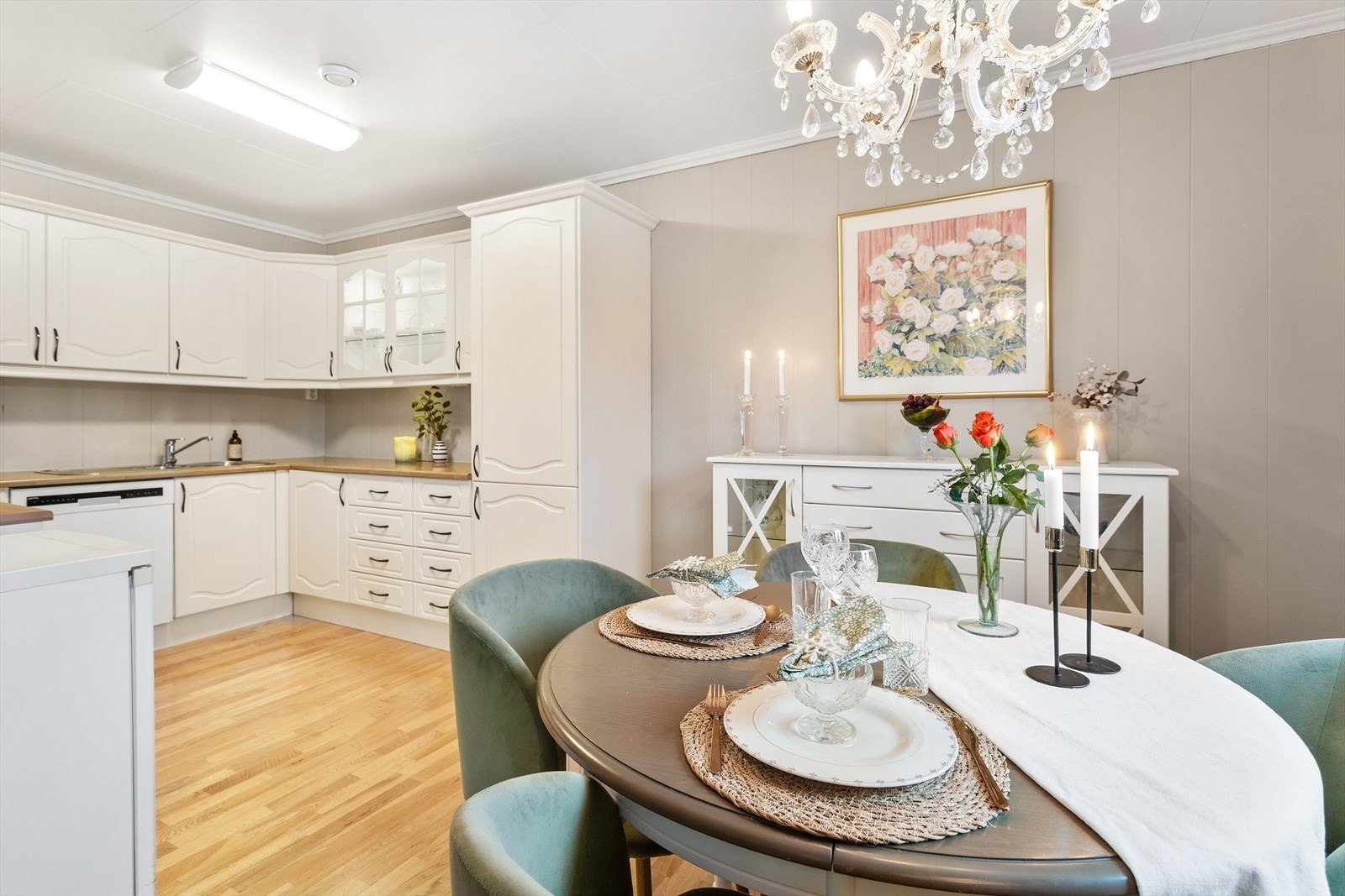 Kjøkken og spiseplass Galleribilde