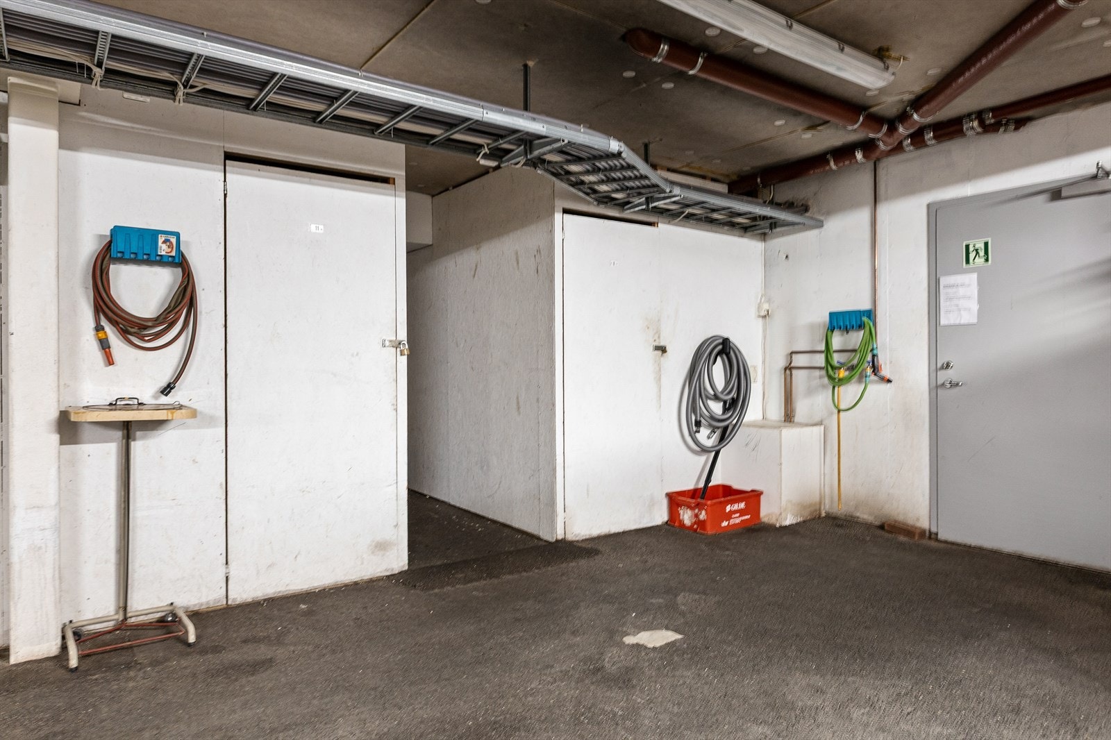 Støvsuger, varmt og kaldt vann til bilrengjøring Galleribilde