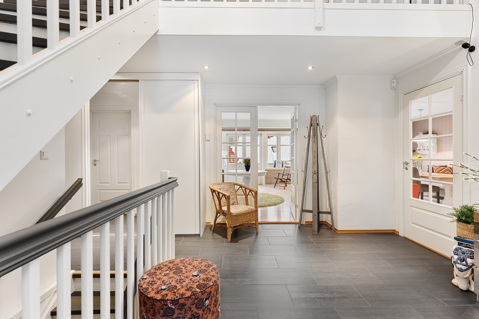 Stor og luftig hall. Galleribilde