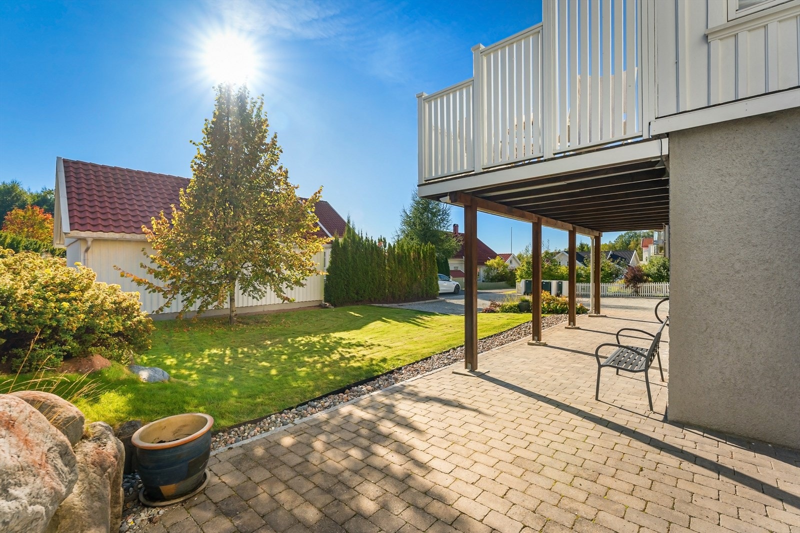 Skjermet med direkte adkomst til hage. Galleribilde