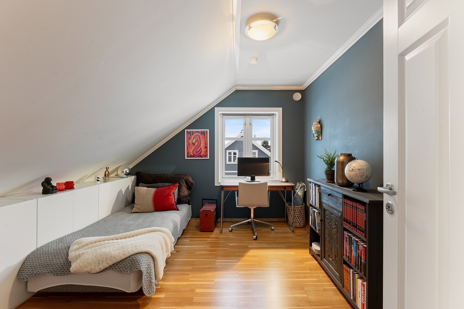 Rommene egner seg godt som barnerom, gjesteværelse eller kontor. Galleribilde