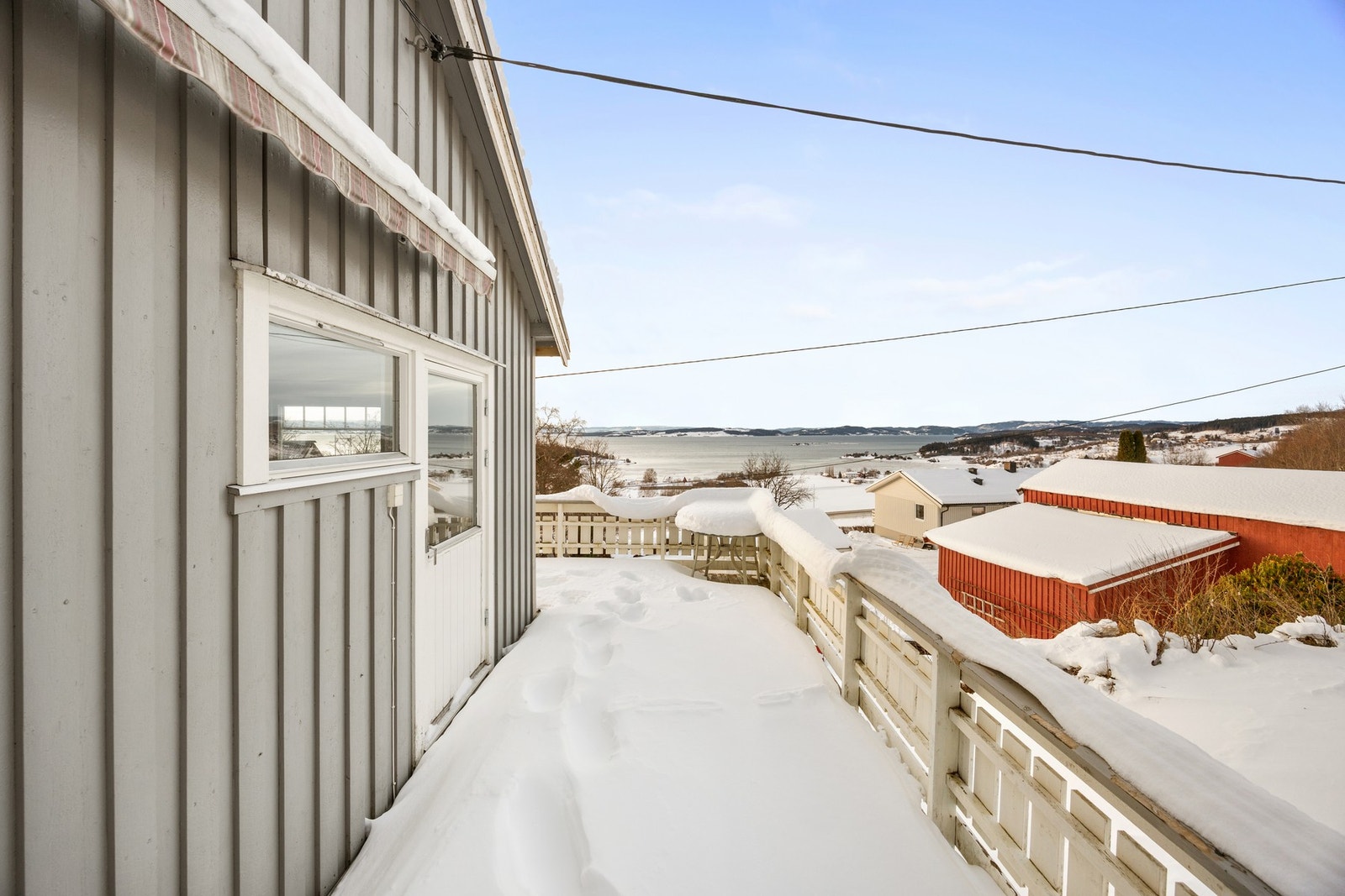 Fra stuen er det utgang til terrasse på ca 26 kvm Galleribilde