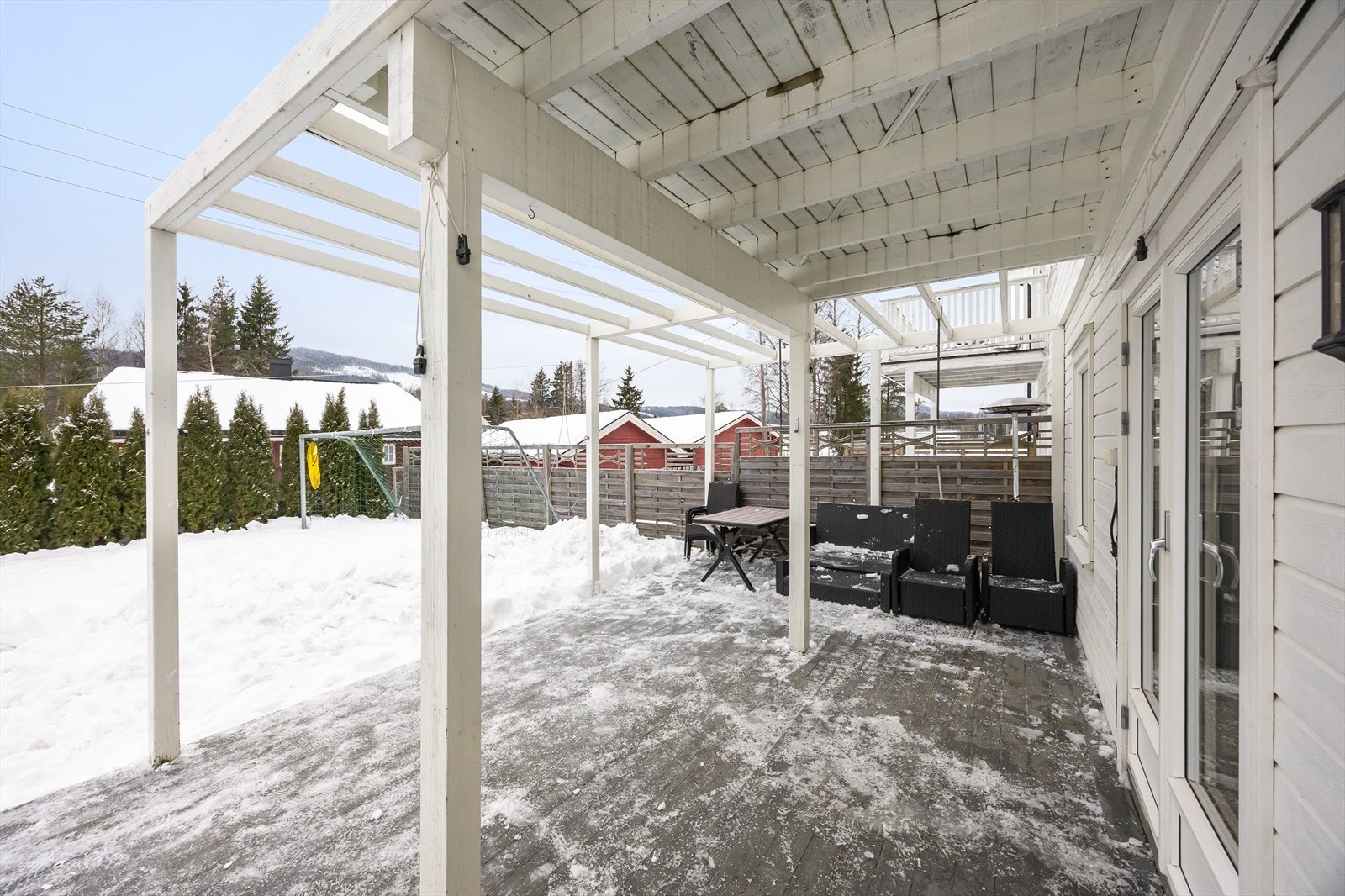 Dette er en innbydende halvpart tomannsbolig med flotte uteområder. Foto av Espen Edin. Galleribilde