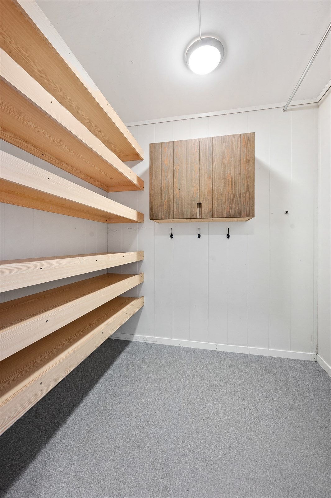 Praktisk bod med mye lagringsplass. Galleribilde