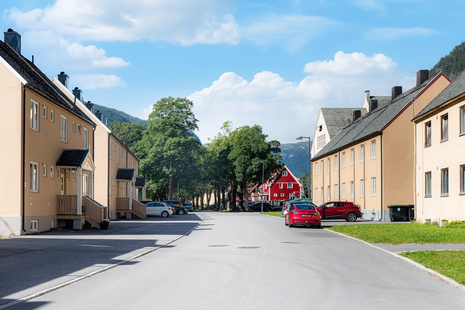 Leiligheten ligger sentralt til på Tveito ca. 2, 5 km fra Rjukan sentrum med alle fasiliteter Galleribilde