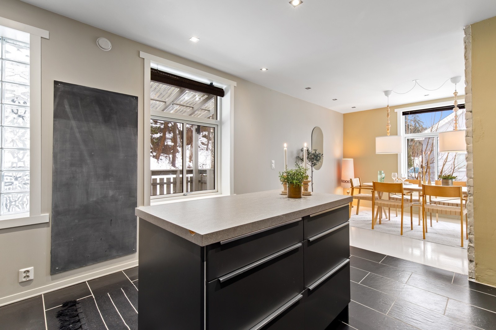 Praktisk kjøkkenøy. Galleribilde