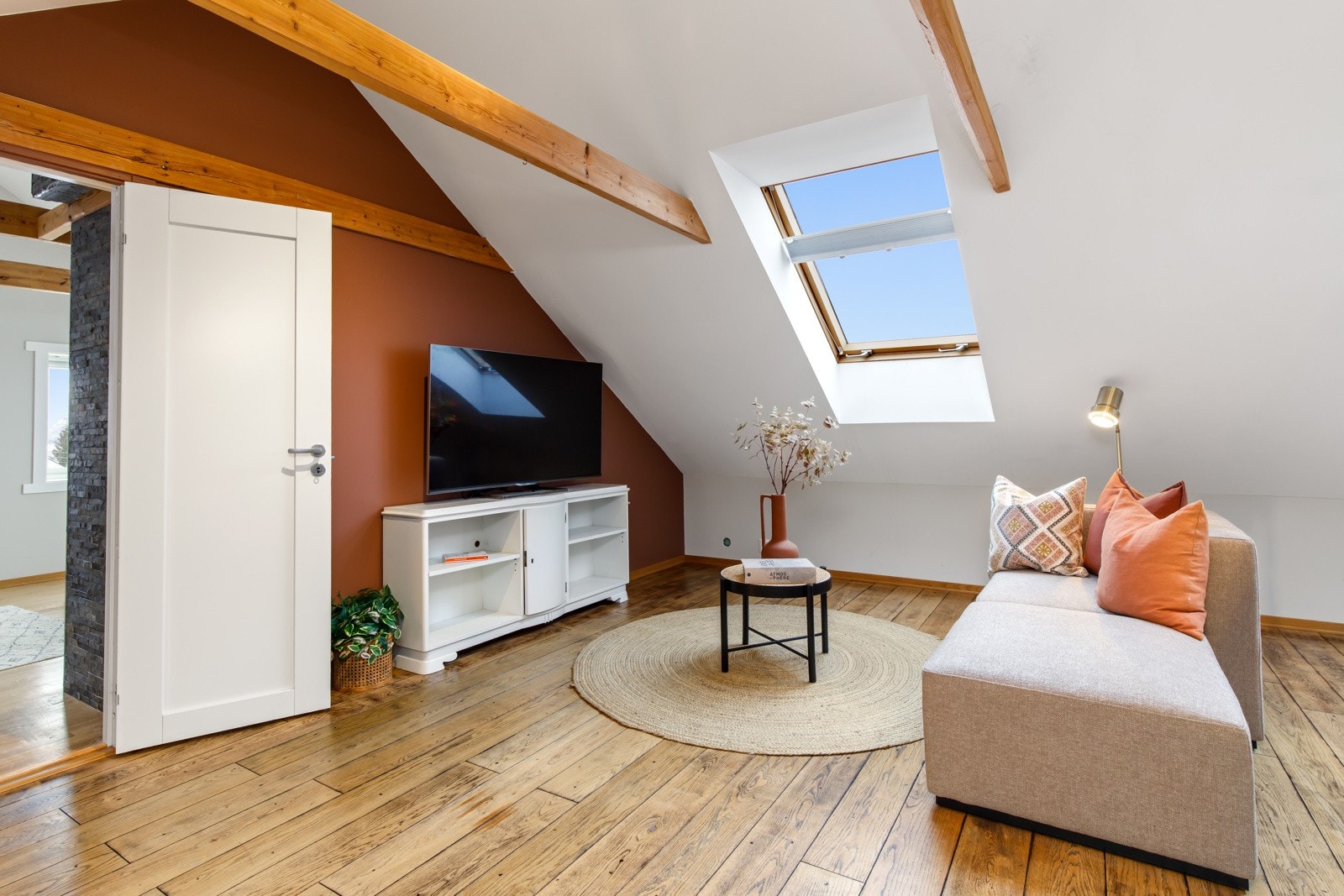 Loftet er ikke omsøkt eller godkjent for varig opphold. Galleribilde