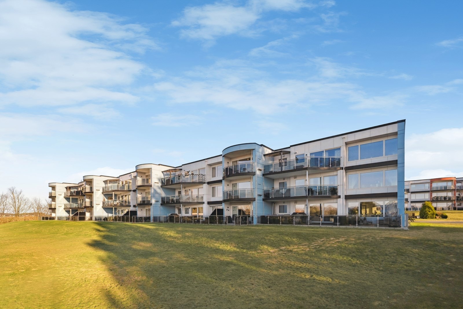 Ståle Kyllingstads vei 10D har en flott og sentral beliggenhet på Varatun med kort avstand til både Sandnes sentrum og Forus. Et perfekt å bosette seg om en ønsker nærhet til kulturtilbud, matbutikker, godt kollektivtilbud og turmuligheter! Galleribilde