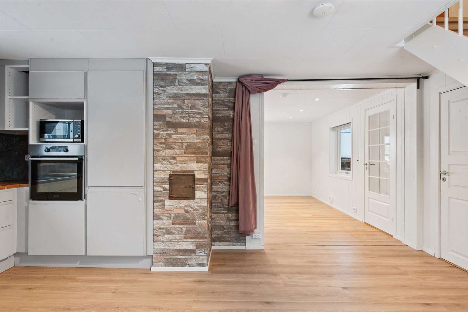 Romslig kjøkkenavdeling Galleribilde