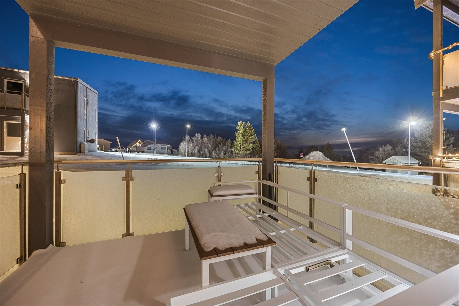 Overbygget terrasse med plass til utemøbler. Galleribilde