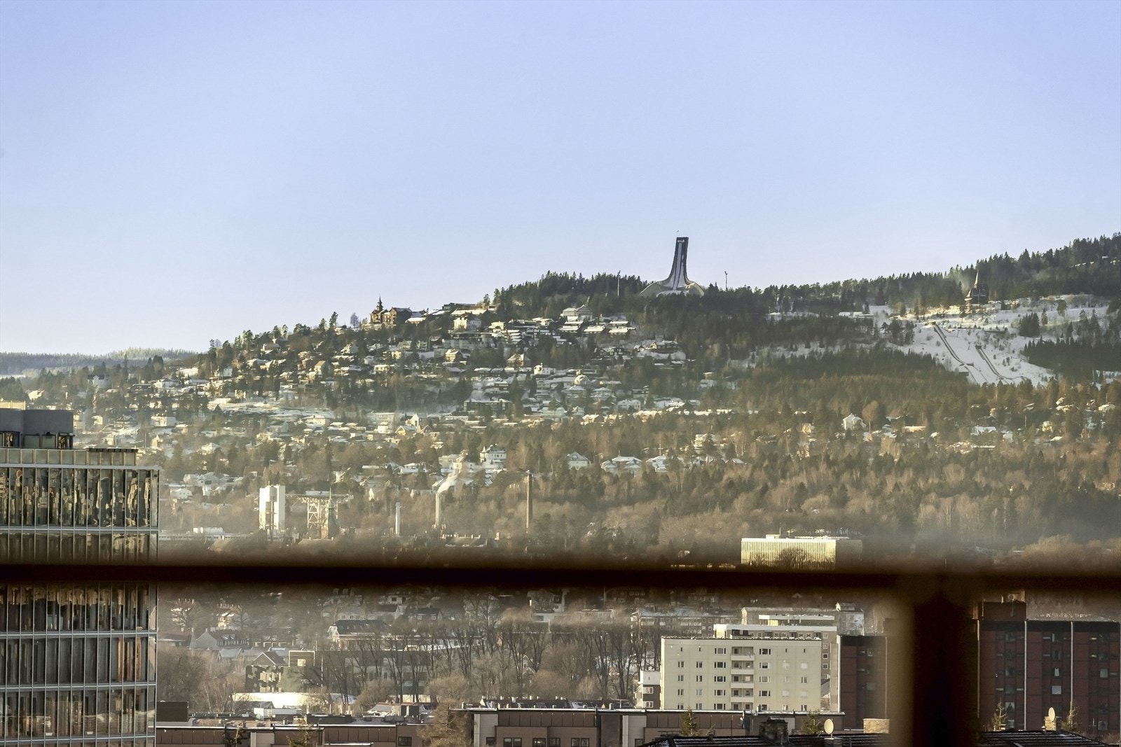 På klare dager kan man se helt til Holmenkollen. Galleribilde