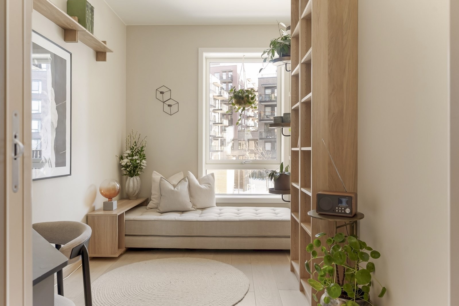 Det andre soverommet er på 6,42 m² og har plass til seng og oppbevaring. Galleribilde